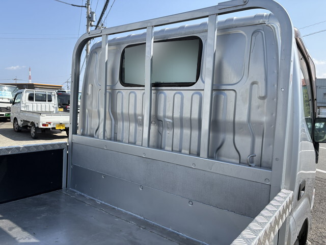 トヨタトヨエース平ボディ小型（2t・3t）[写真16]