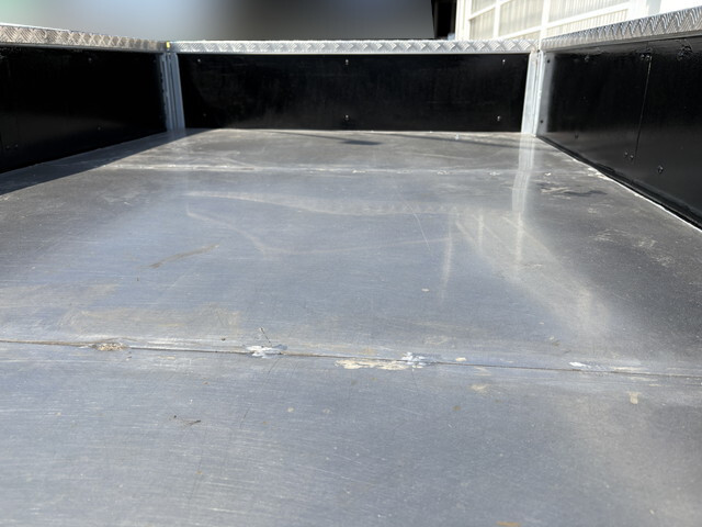 トヨタトヨエース平ボディ小型（2t・3t）[写真20]