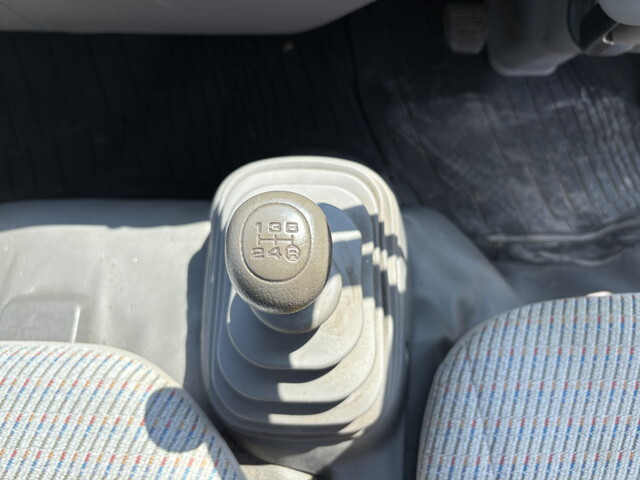 トヨタトヨエース平ボディ小型（2t・3t）[写真31]