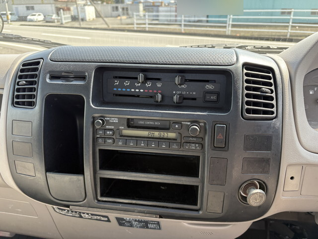 トヨタトヨエース平ボディ小型（2t・3t）[写真32]