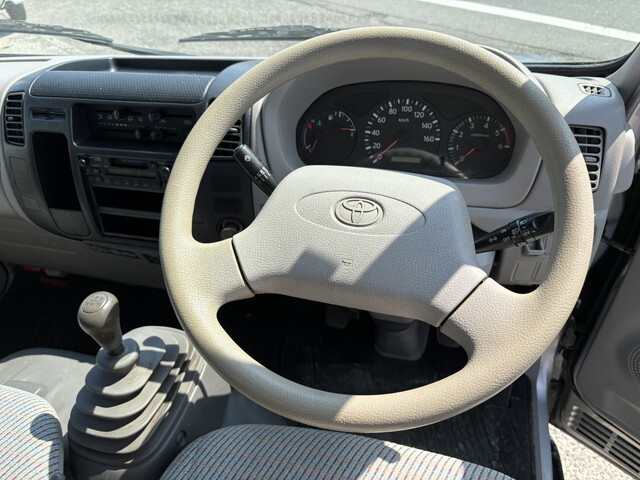 トヨタトヨエース平ボディ小型（2t・3t）[写真33]