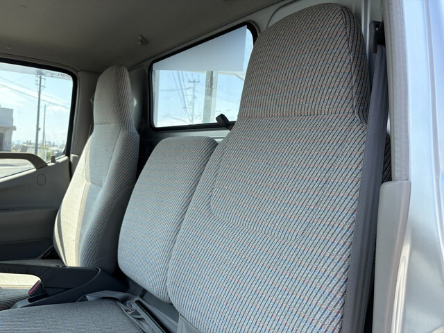 トヨタトヨエース平ボディ小型（2t・3t）[写真35]