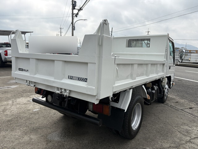いすゞエルフダンプ小型（2t・3t）[写真03]