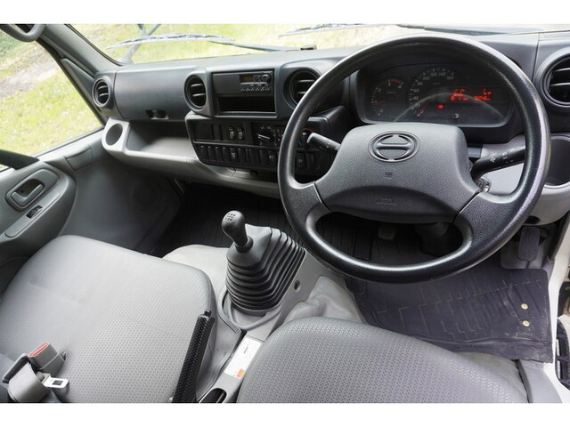 日野デュトロダブルキャブ（Wキャブ）小型（2t・3t）[写真14]