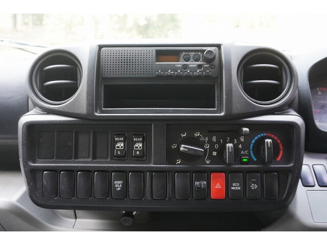 日野デュトロダブルキャブ（Wキャブ）小型（2t・3t）[写真32]