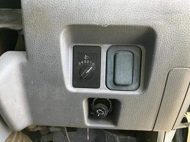 三菱ふそうキャンターガッツダブルキャブ（Wキャブ）小型（2t・3t）[写真26]