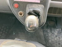 三菱ふそうキャンターガッツダブルキャブ（Wキャブ）小型（2t・3t）[写真30]