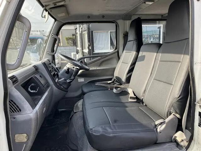 三菱ふそうキャンターガッツダブルキャブ（Wキャブ）小型（2t・3t）[写真32]