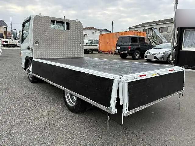 三菱ふそうキャンター平ボディ小型（2t・3t）[写真11]