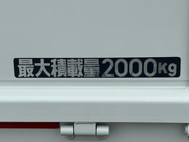 三菱ふそうキャンター平ボディ小型（2t・3t）[写真12]