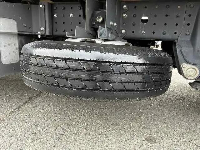 三菱ふそうキャンター平ボディ小型（2t・3t）[写真15]