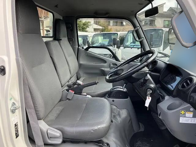 トヨタダイナ平ボディ小型（2t・3t）[写真30]