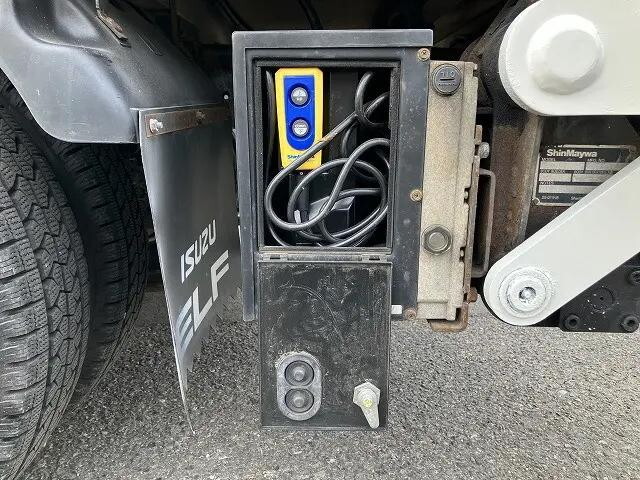 いすゞエルフ平ボディ小型（2t・3t）[写真19]