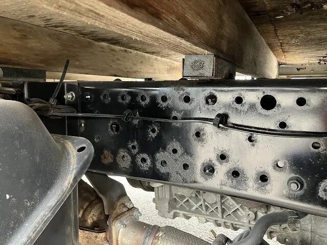 いすゞエルフ平ボディ小型（2t・3t）[写真25]