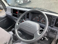 いすゞエルフ平ボディ小型（2t・3t）[写真28]