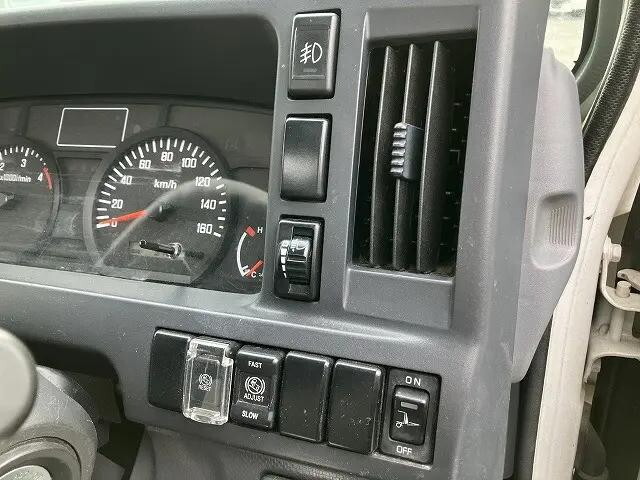 いすゞエルフ平ボディ小型（2t・3t）[写真28]