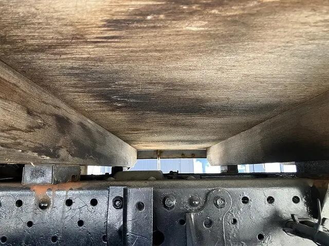 いすゞエルフ平ボディ小型（2t・3t）[写真21]