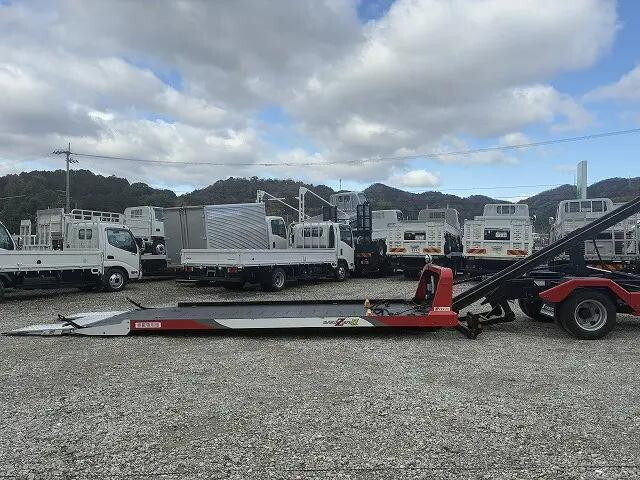 いすゞエルフセーフティローダー小型（2t・3t）[写真10]