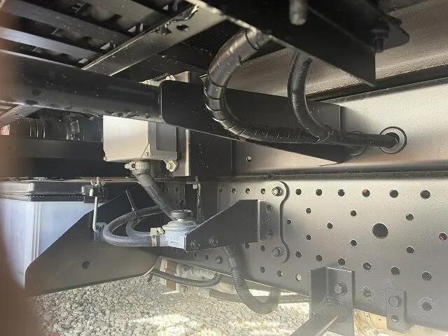 いすゞエルフセーフティローダー小型（2t・3t）[写真34]