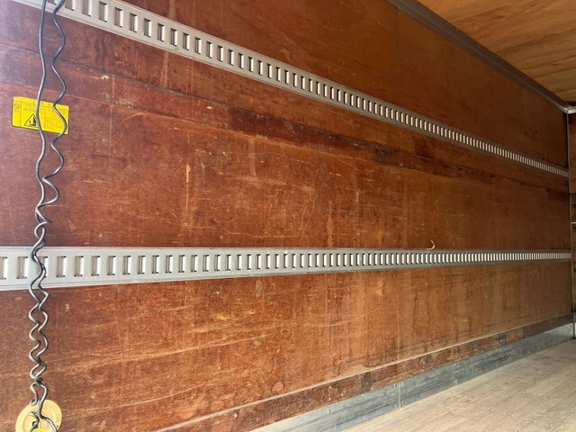 いすゞエルフアルミバン小型（2t・3t）[写真12]