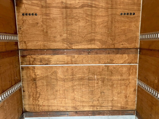 いすゞエルフアルミバン小型（2t・3t）[写真16]