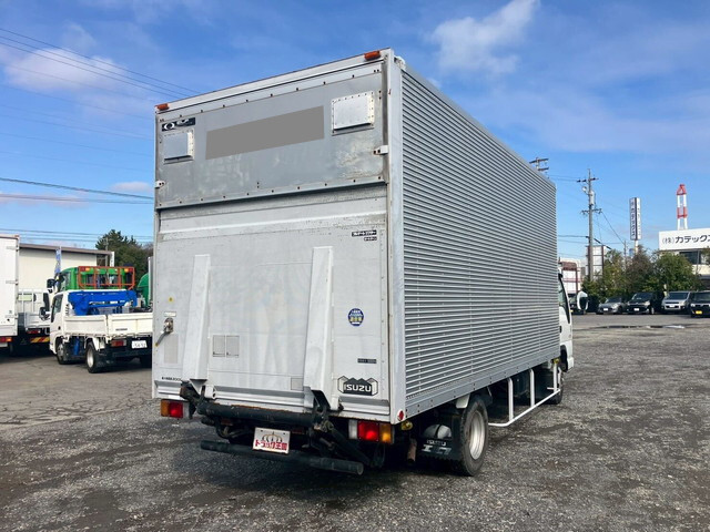 いすゞエルフアルミバン小型（2t・3t）[写真02]