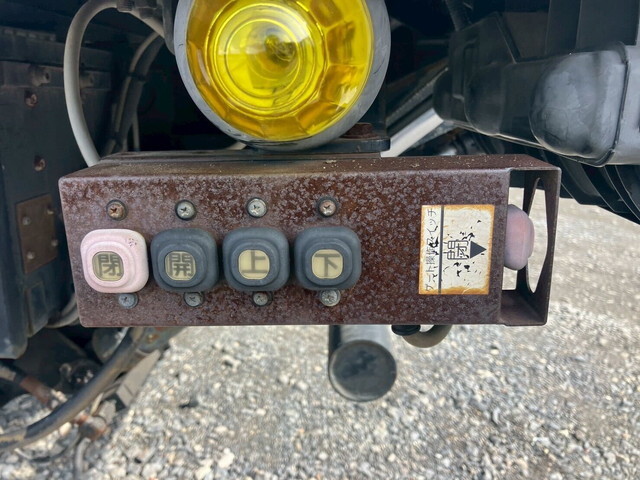 いすゞエルフアルミバン小型（2t・3t）[写真21]