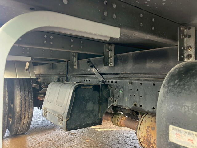 いすゞエルフアルミバン小型（2t・3t）[写真23]