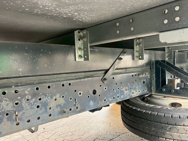 いすゞエルフアルミバン小型（2t・3t）[写真24]