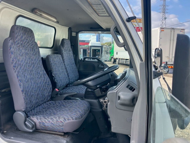 いすゞエルフアルミバン小型（2t・3t）[写真31]