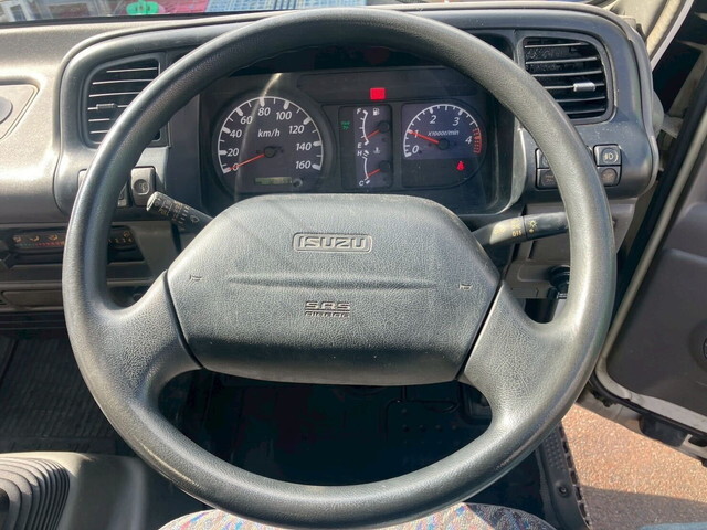 いすゞエルフアルミバン小型（2t・3t）[写真34]