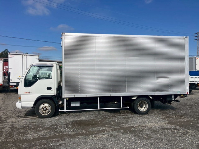 いすゞエルフアルミバン小型（2t・3t）[写真05]