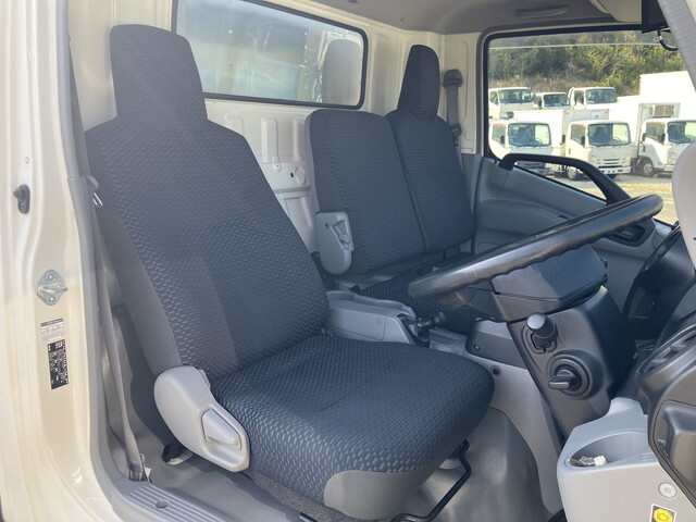 日野デュトロアルミバン小型（2t・3t）[写真30]