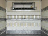 三菱ふそうキャンター冷凍車（冷蔵車）小型（2t・3t）[写真15]