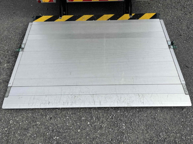 三菱ふそうキャンター冷凍車（冷蔵車）小型（2t・3t）[写真16]