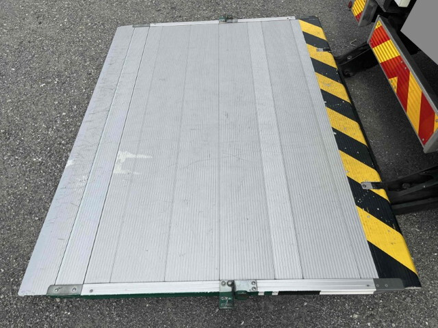 三菱ふそうキャンター冷凍車（冷蔵車）小型（2t・3t）[写真17]