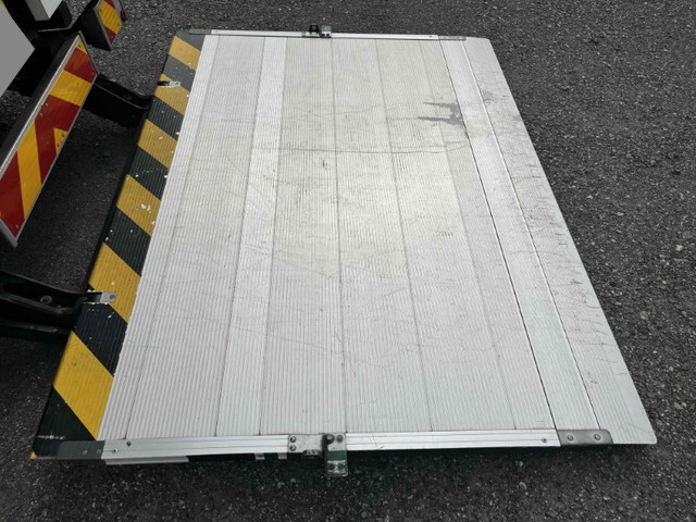 三菱ふそうキャンター冷凍車（冷蔵車）小型（2t・3t）[写真18]