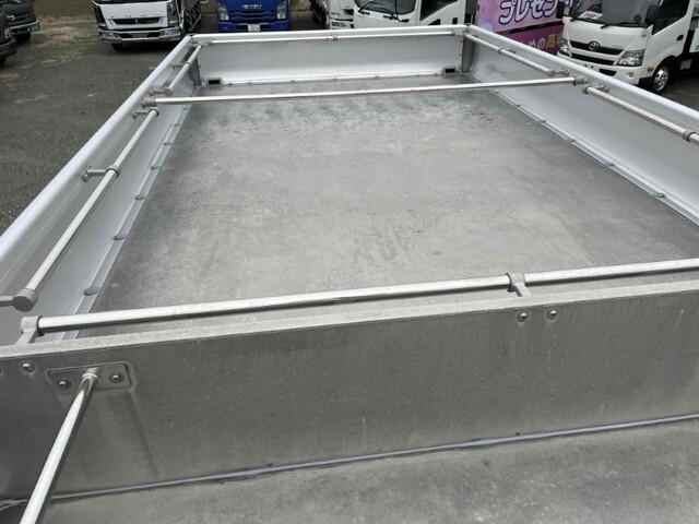 いすゞエルフボトルバン小型（2t・3t）[写真14]