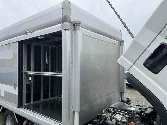 いすゞエルフボトルバン小型（2t・3t）[写真21]