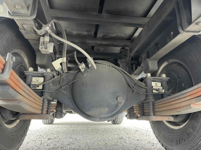 いすゞエルフボトルバン小型（2t・3t）[写真26]