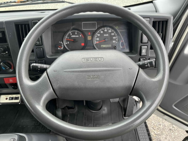 いすゞエルフボトルバン小型（2t・3t）[写真31]