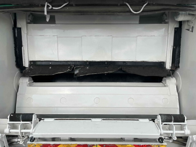 日野デュトロパッカー車（塵芥車）小型（2t・3t）[写真11]