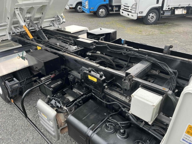 日野デュトロパッカー車（塵芥車）小型（2t・3t）[写真17]