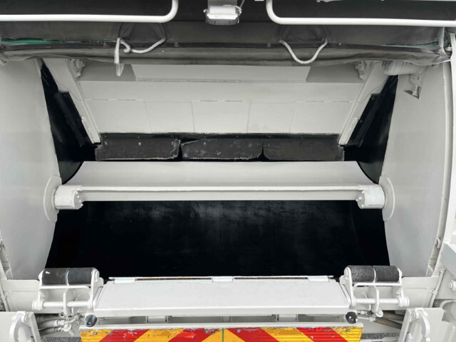 日野デュトロパッカー車（塵芥車）小型（2t・3t）[写真09]