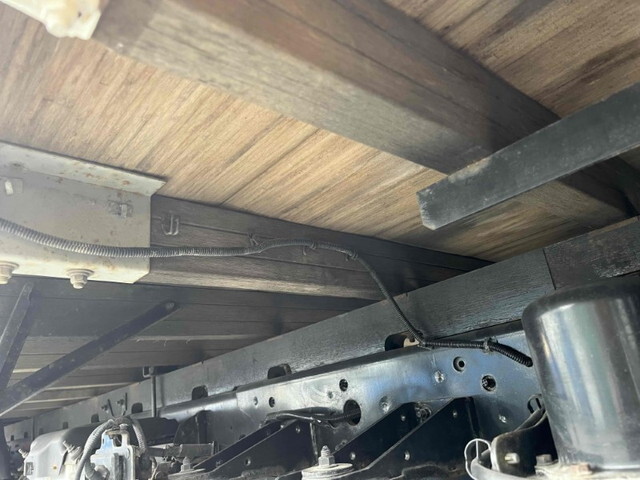 日野レンジャー平ボディ中型（4t）[写真17]