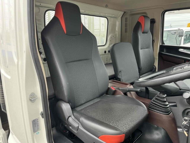 日野レンジャー平ボディ中型（4t）[写真31]