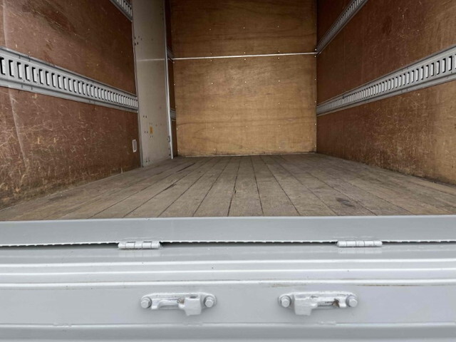 いすゞエルフアルミバン小型（2t・3t）[写真11]