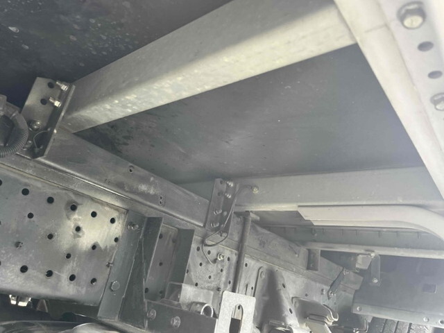 いすゞエルフアルミバン小型（2t・3t）[写真16]