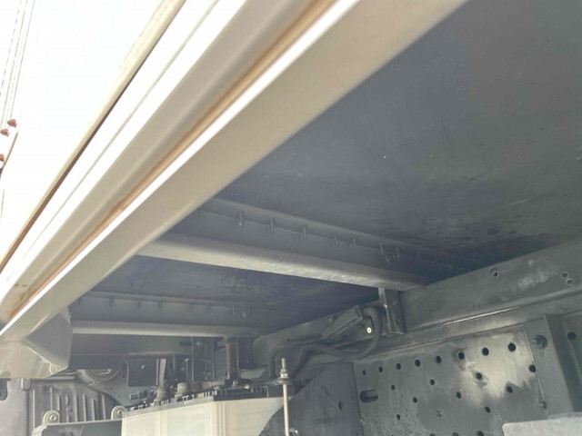 いすゞエルフアルミバン小型（2t・3t）[写真17]