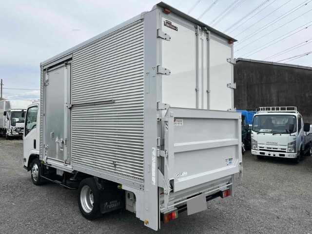 いすゞエルフアルミバン小型（2t・3t）[写真02]